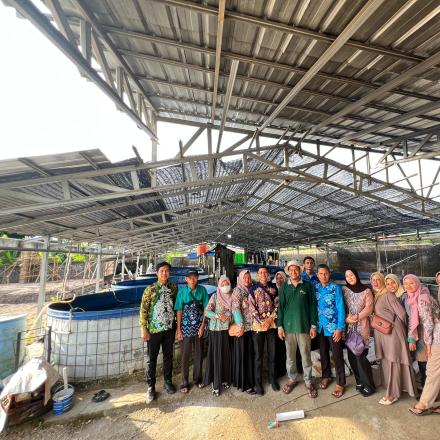STUDY TIRU BUDIDAYA IKAN KOLAM BIOFLOG PEMDES GUNUNG ULIN